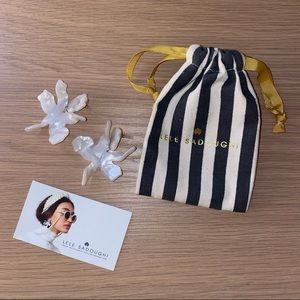 🤍 Lele Sadoughi Pearl Flower Earrings – Elegant Statement Studs NWT 🤍